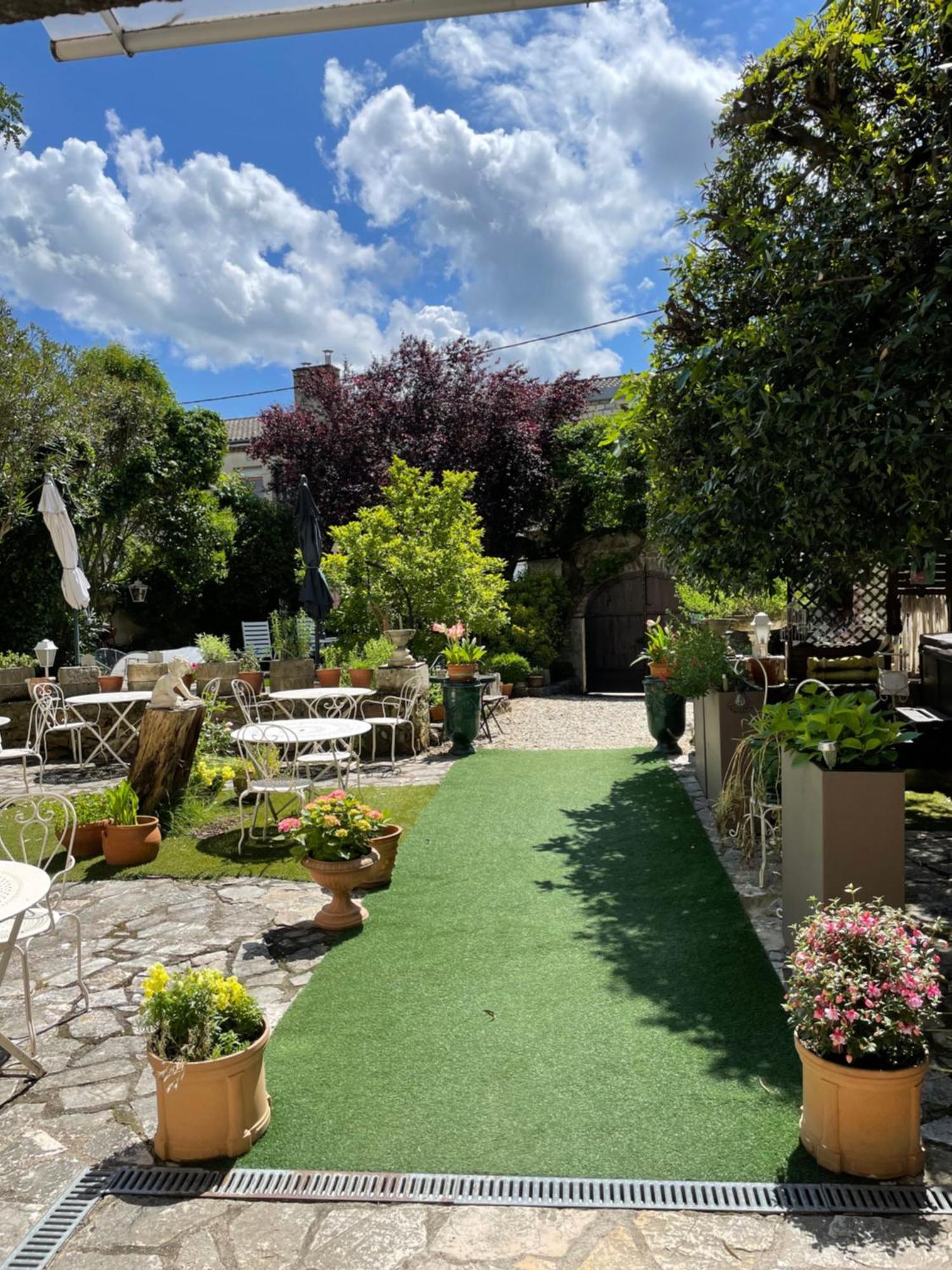 Hotel Le Manoir Du Raveyron Vallon-Pont-dʼArc Exteriér fotografie